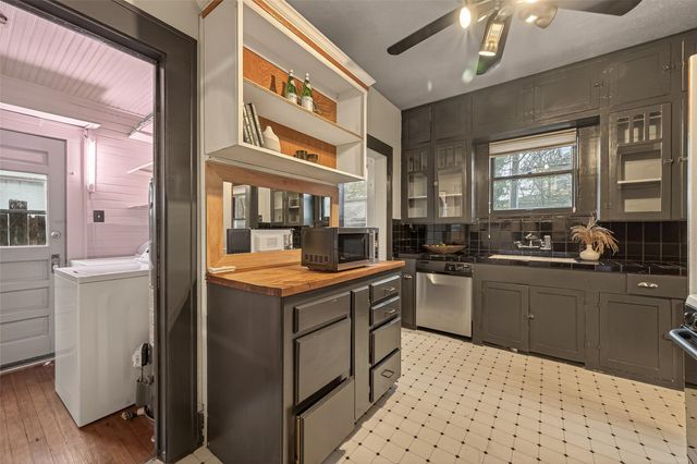 817 Henderson Street, Houston, TX 77007