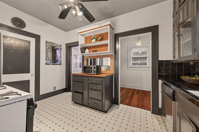 817 Henderson Street, Houston, TX 77007