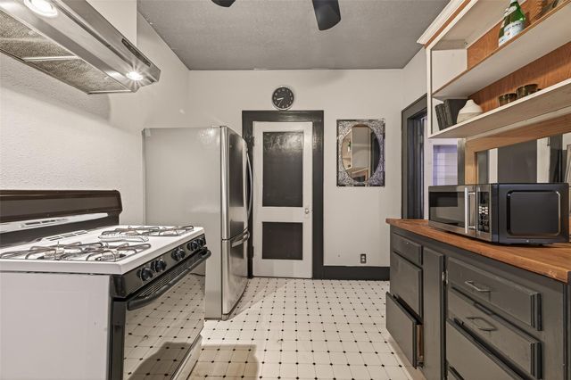 817 Henderson Street, Houston, TX 77007