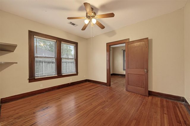 817 Henderson Street, Houston, TX 77007