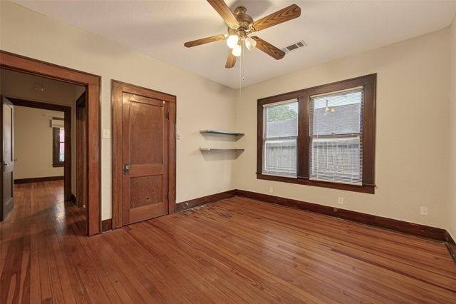 817 Henderson Street, Houston, TX 77007