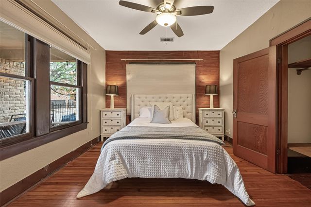 817 Henderson Street, Houston, TX 77007