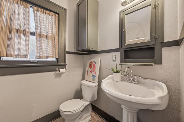 817 Henderson Street, Houston, TX 77007