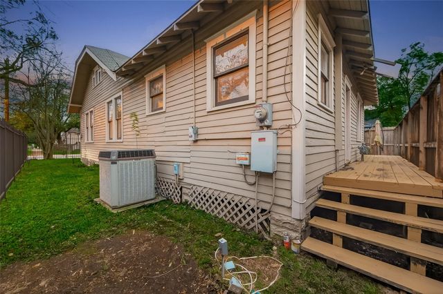 817 Henderson Street, Houston, TX 77007