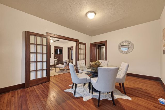 817 Henderson Street, Houston, TX 77007