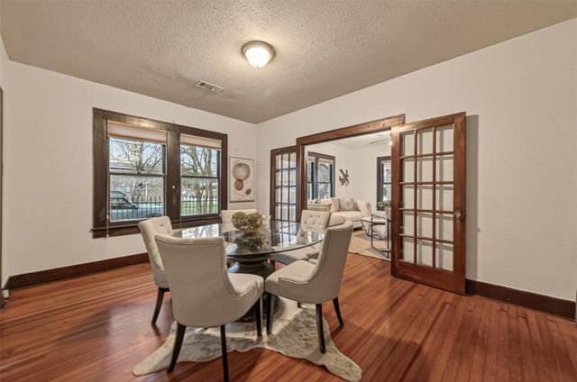 817 Henderson Street, Houston, TX 77007