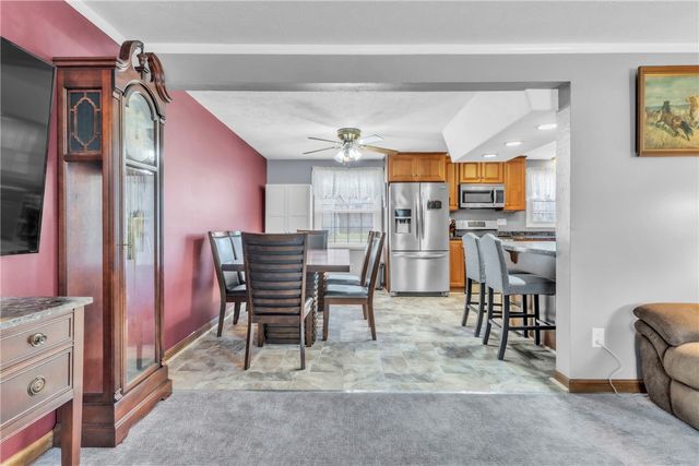 660 Surfside Dr, Plum Boro, PA 15239