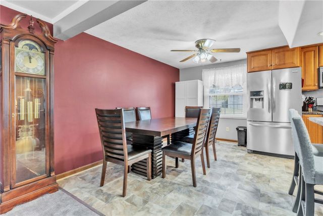 660 Surfside Dr, Plum Boro, PA 15239