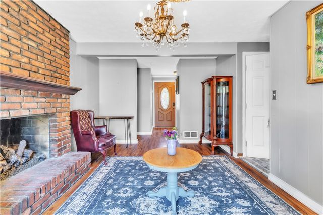 660 Surfside Dr, Plum Boro, PA 15239