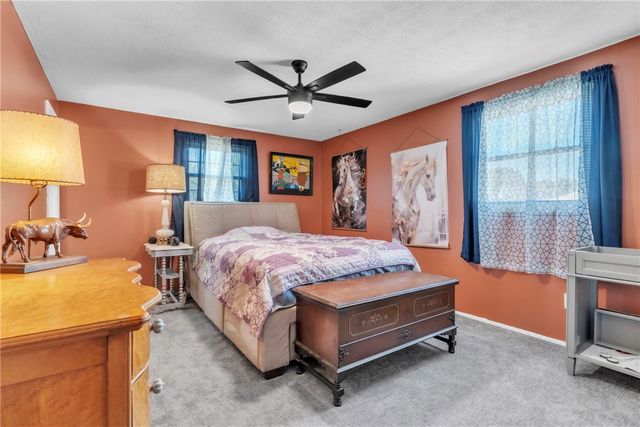 660 Surfside Dr, Plum Boro, PA 15239