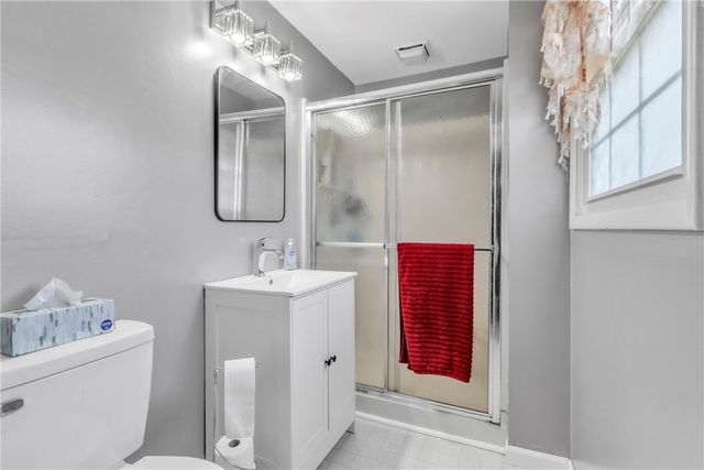 660 Surfside Dr, Plum Boro, PA 15239