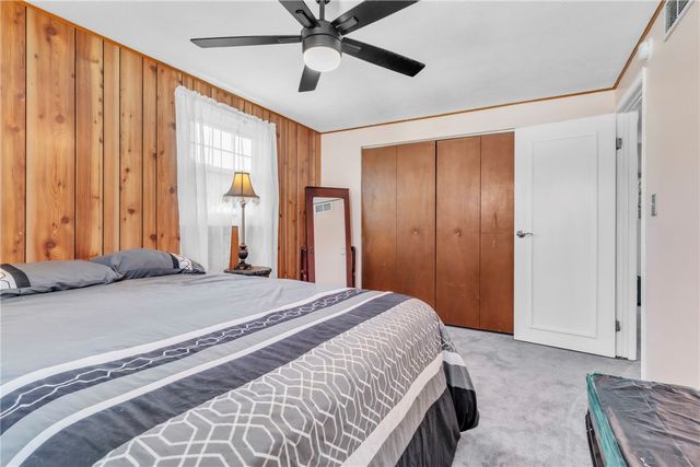 660 Surfside Dr, Plum Boro, PA 15239