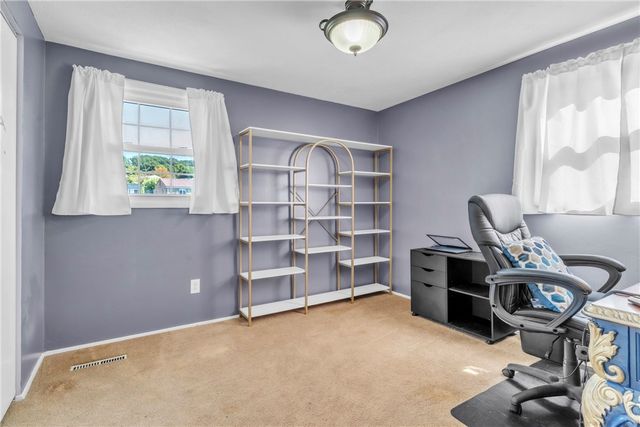 660 Surfside Dr, Plum Boro, PA 15239