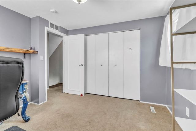 660 Surfside Dr, Plum Boro, PA 15239