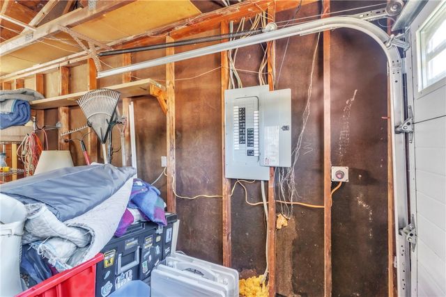 660 Surfside Dr, Plum Boro, PA 15239