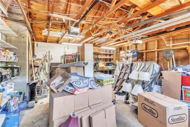 660 Surfside Dr, Plum Boro, PA 15239