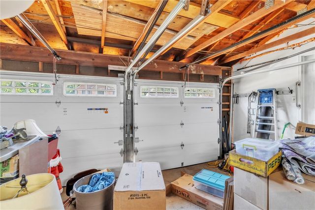 660 Surfside Dr, Plum Boro, PA 15239