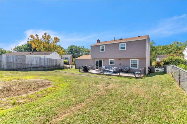 660 Surfside Dr, Plum Boro, PA 15239