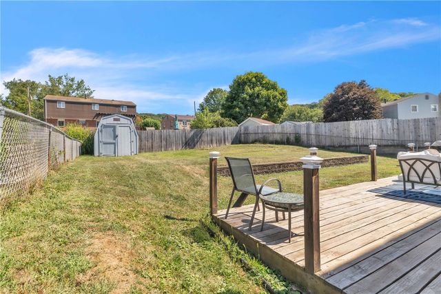 660 Surfside Dr, Plum Boro, PA 15239