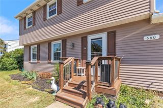 660 Surfside Dr, Plum Boro, PA 15239