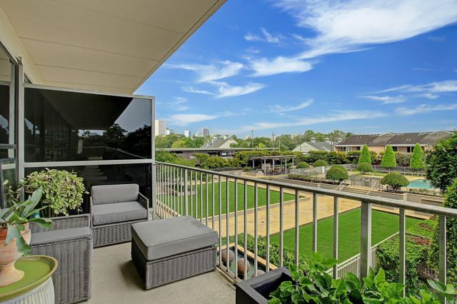 2200 Willowick Road 2H, Houston, TX 77027