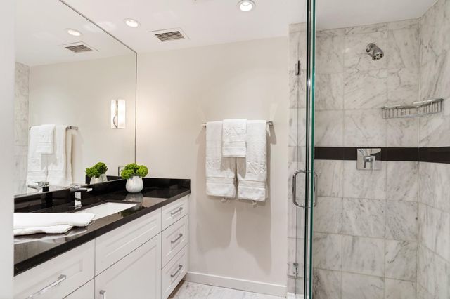 2200 Willowick Road 2H, Houston, TX 77027