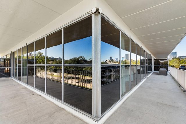 2200 Willowick Road 2H, Houston, TX 77027