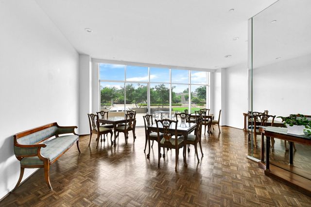 2200 Willowick Road 2H, Houston, TX 77027