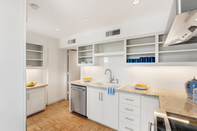 2200 Willowick Road 2H, Houston, TX 77027