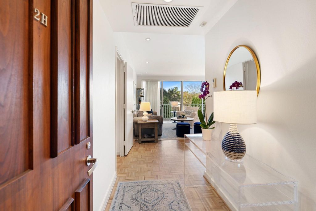 2200 Willowick Road 2H, Houston, TX 77027