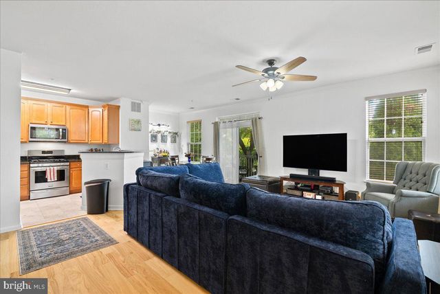 13052 MARCEY CREEK RD #13052, Herndon, VA 20171