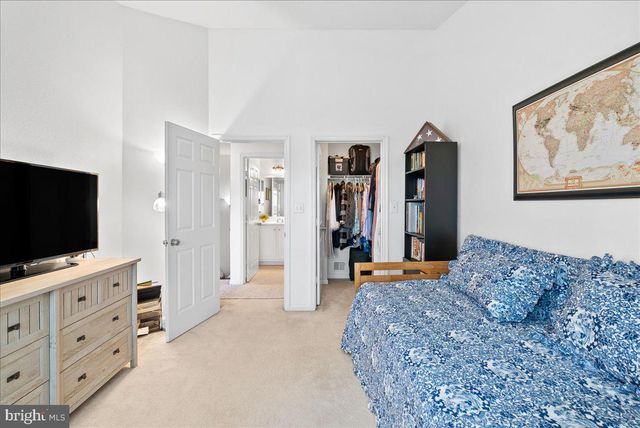 13052 MARCEY CREEK RD #13052, Herndon, VA 20171