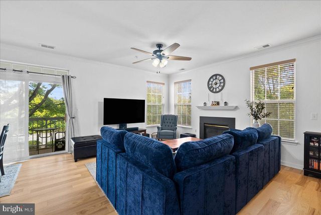 13052 MARCEY CREEK RD #13052, Herndon, VA 20171