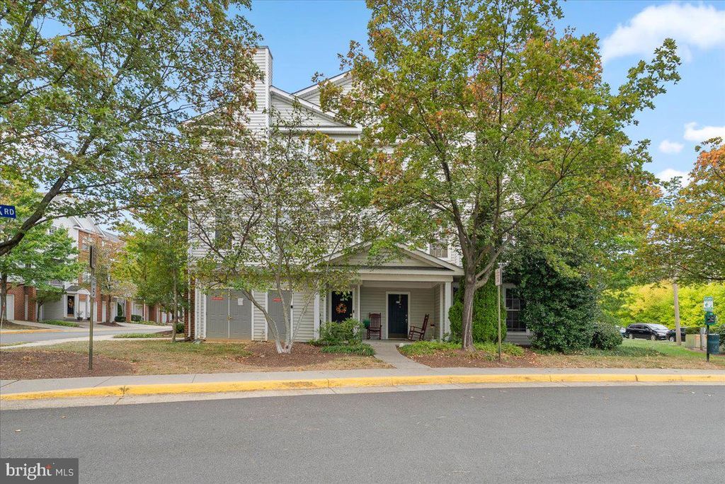 13052 MARCEY CREEK RD #13052, Herndon, VA 20171