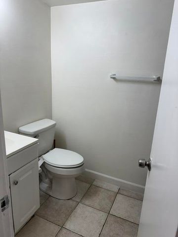2701 RIVERSIDE Drive 105-B, Coral Springs, FL 33065
