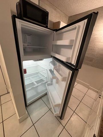 2701 RIVERSIDE Drive 105-B, Coral Springs, FL 33065