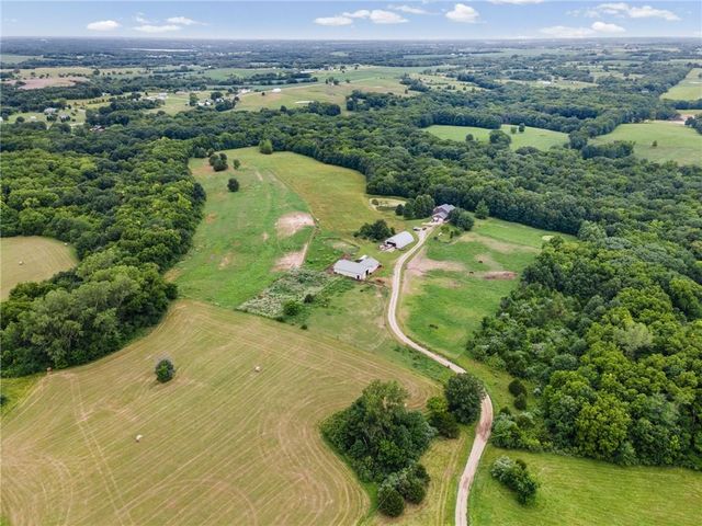 19618 Neth Road, Trimble, MO 64492