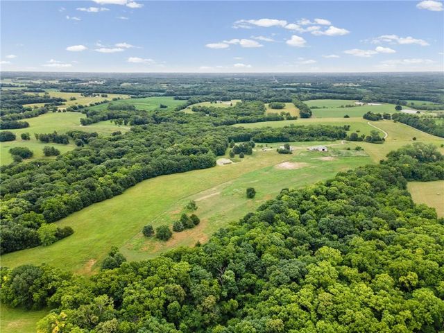 19618 Neth Road, Trimble, MO 64492