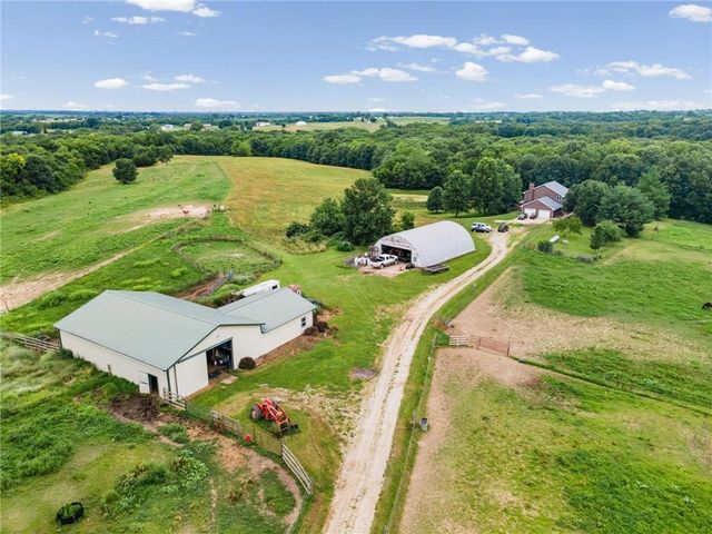 19618 Neth Road, Trimble, MO 64492