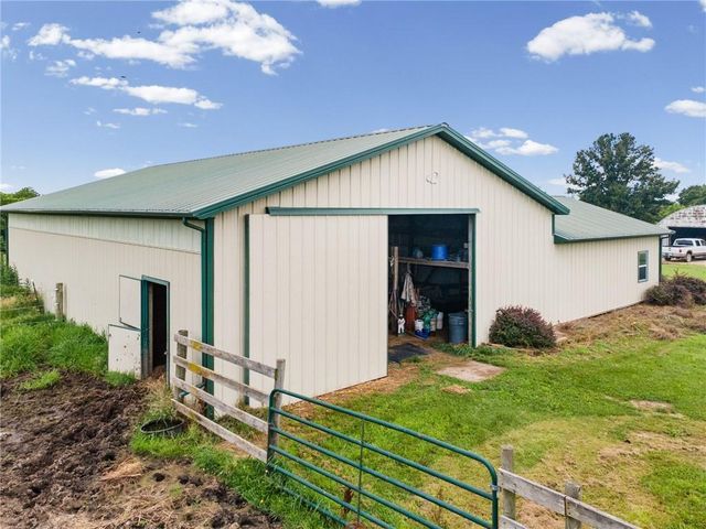 19618 Neth Road, Trimble, MO 64492
