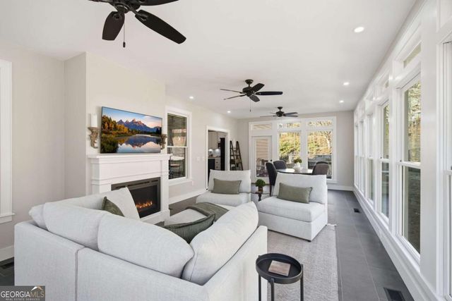 435 Oak Forest Drive, Dawsonville, GA 30534