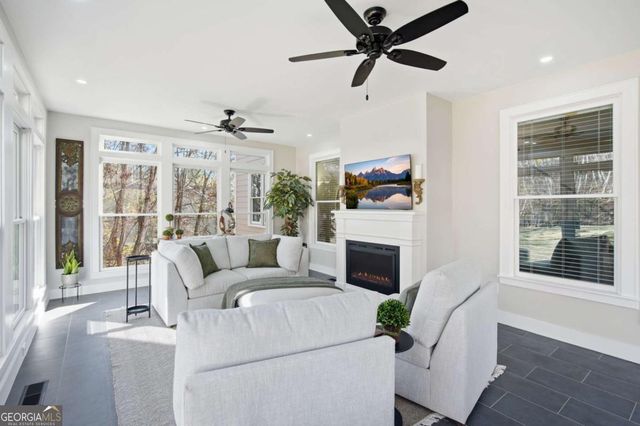 435 Oak Forest Drive, Dawsonville, GA 30534