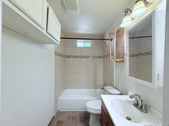 247 E Baylor, San Antonio, TX 78204
