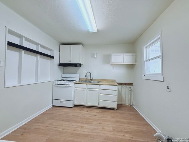 247 E Baylor, San Antonio, TX 78204