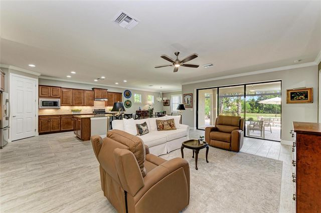 6925 CHESTER TRAIL, Bradenton, FL 34202