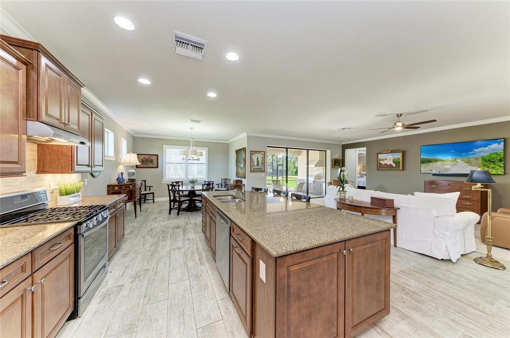 Image 20 of property listing at 6925 CHESTER TRAIL, Bradenton, FL 34202