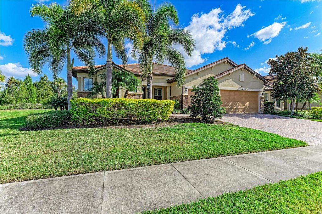 Image 3 of property listing at 6925 CHESTER TRAIL, Bradenton, FL 34202