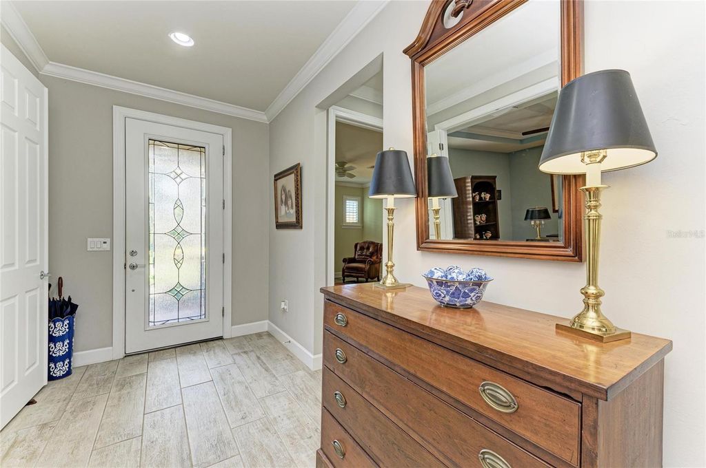 Image 9 of property listing at 6925 CHESTER TRAIL, Bradenton, FL 34202