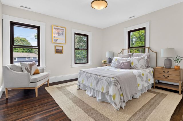 122 Winn St, Woburn, MA 01801