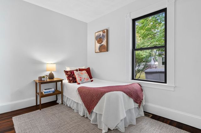 122 Winn St, Woburn, MA 01801